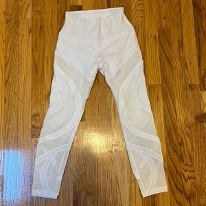 White Lace Size 4 lululemon leggings never worn